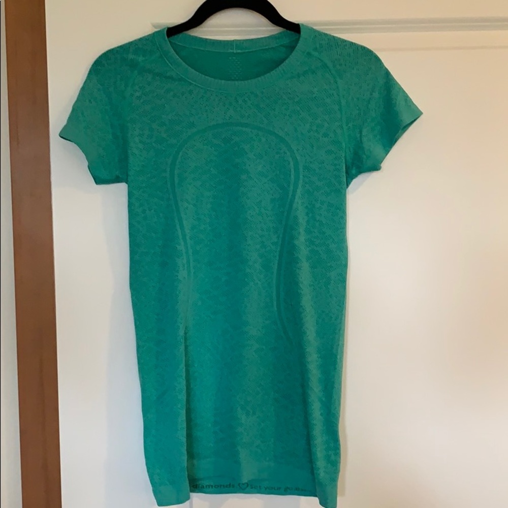 Lululemon swiftly tech short sleeve crew